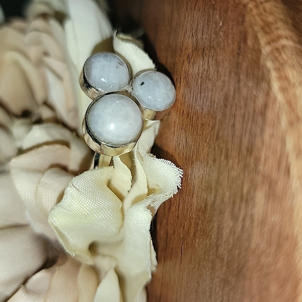 Triple Stone Moonstone Ring Size 9 - image 4